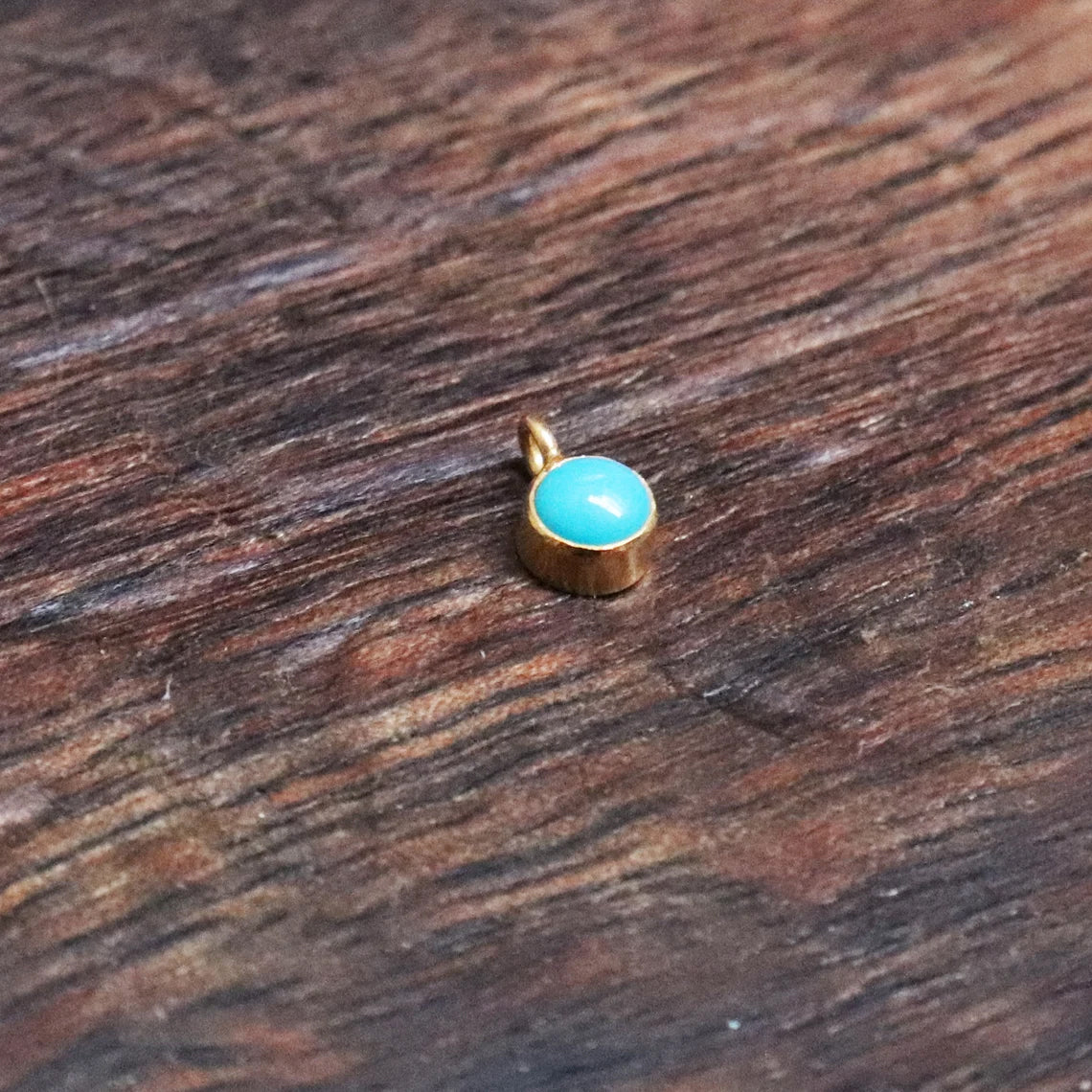 Natural Sleeping Beauty Turquoise 18K gold charm pendant, with/without bail.4 mm round . solid 18 carat yellow gold . LIGHT BLUE COLOUR