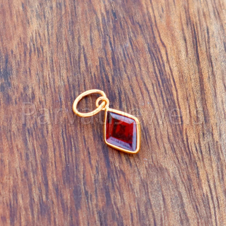 Garnet Charm, 18k Solid Gold Charm, Garnet Charm, Gold Charm, Charm Pendant, Charm Necklace, Handmade Gold Charm