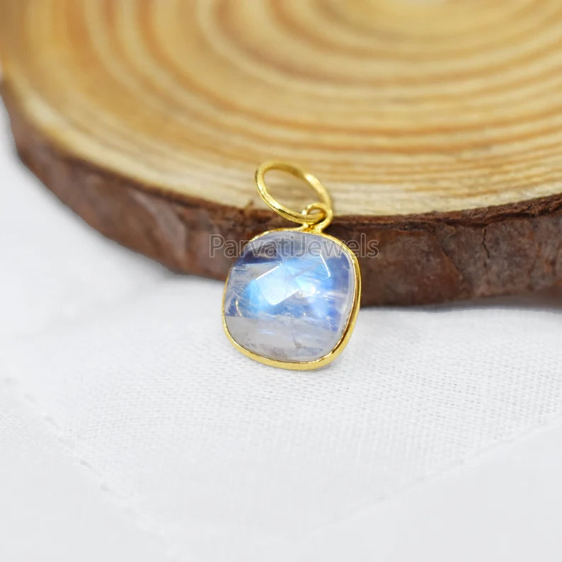 Natural Rainbow Moonstone 18k Solid Gold Charm Pendant Jewelry, Natural Blue Moonstone Charm, 18K Solid Gold Charm, Charm Pendant, Handmade Gold Charm Jewelry