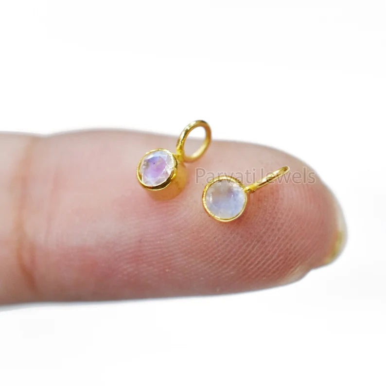 Natural Fire Rainbow Moonstone 18K Solid Gold Charm, Gold Charm, Rainbow Moonstone Gold Charm Pendant, Minimalist Solid Gold 18k Charm
