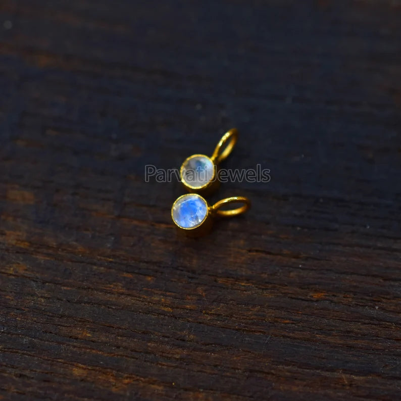 Natural Fire Rainbow Moonstone 18K Solid Gold Charm, Gold Charm, Rainbow Moonstone Gold Charm Pendant, Minimalist Solid Gold 18k Charm