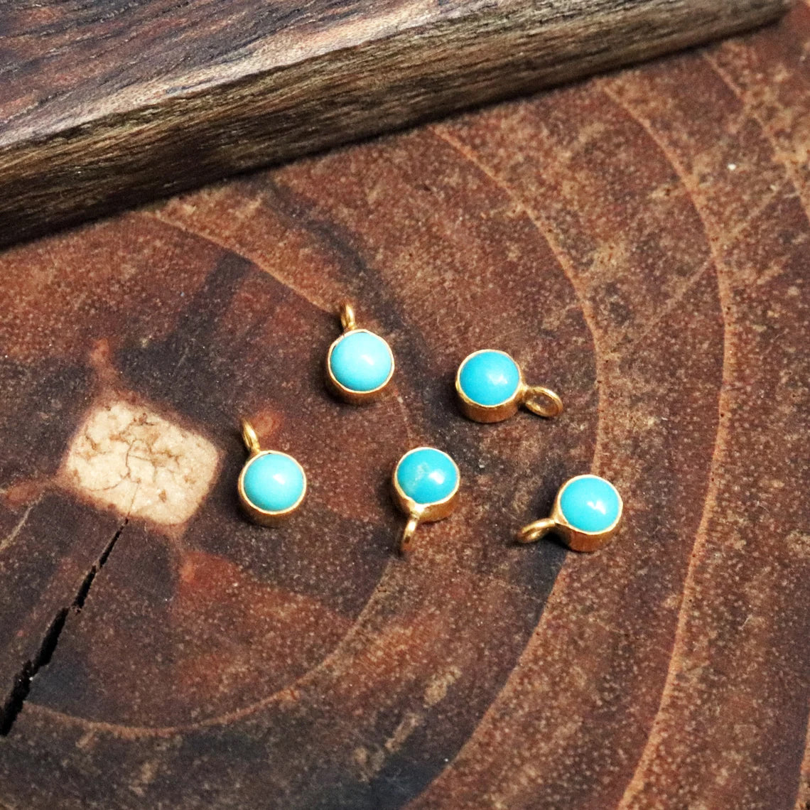 Natural Sleeping Beauty Turquoise 18K gold charm pendant, with/without bail.4 mm round . solid 18 carat yellow gold . LIGHT BLUE COLOUR
