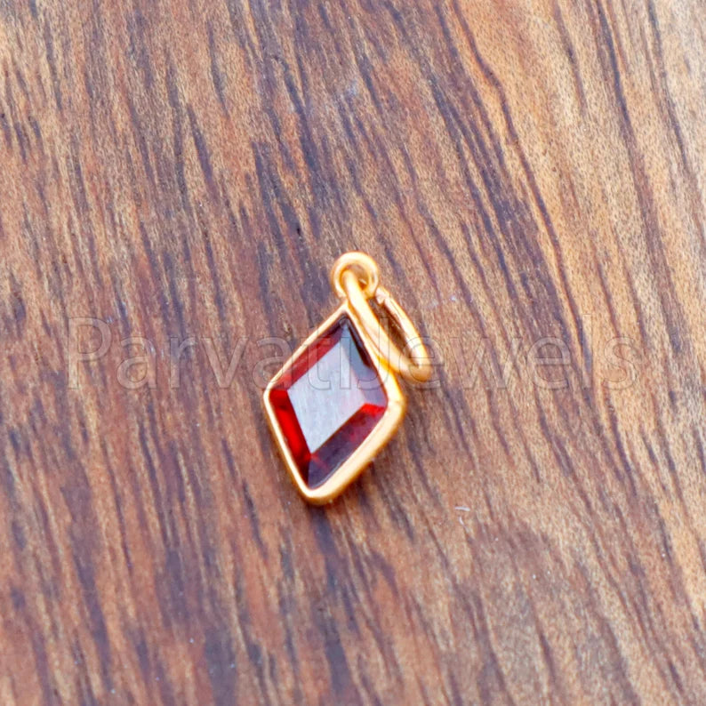 Garnet Charm, 18k Solid Gold Charm, Garnet Charm, Gold Charm, Charm Pendant, Charm Necklace, Handmade Gold Charm