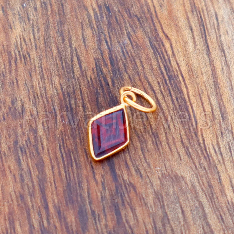 Garnet Charm, 18k Solid Gold Charm, Garnet Charm, Gold Charm, Charm Pendant, Charm Necklace, Handmade Gold Charm