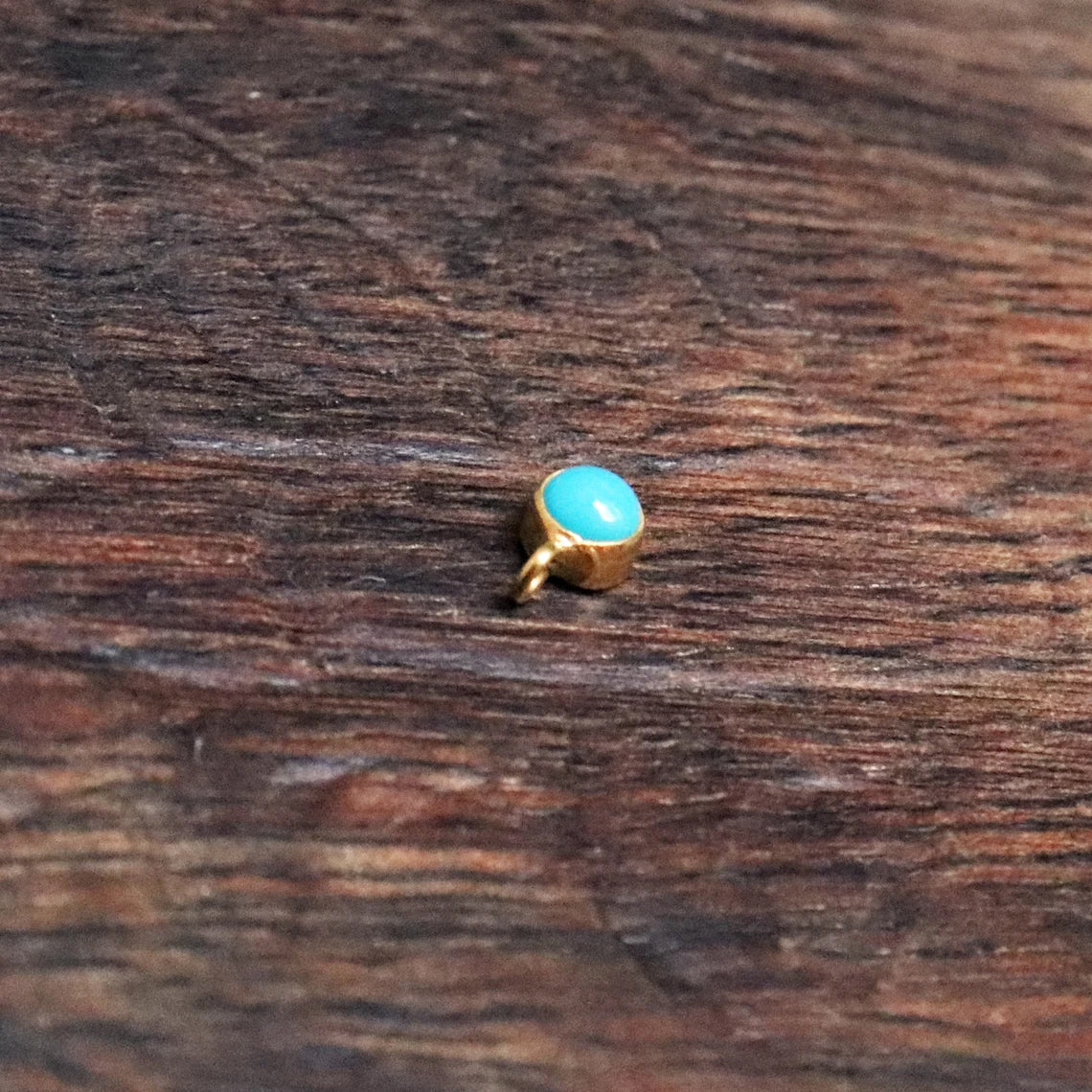 Natural Sleeping Beauty Turquoise 18K gold charm pendant, with/without bail.4 mm round . solid 18 carat yellow gold . LIGHT BLUE COLOUR