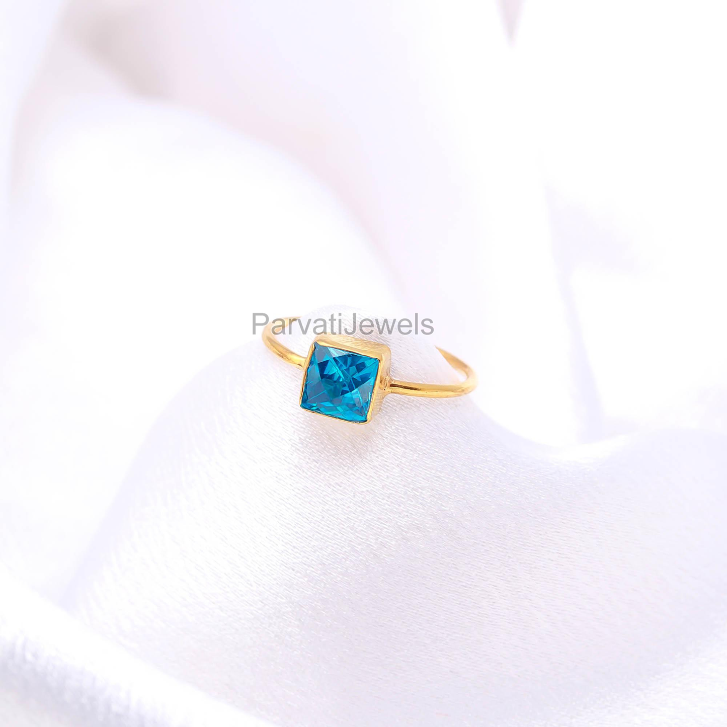 Unique Lab Created Blue Topaz Gold Ring, Handcrafted Ring, 18K Solid Gold Ring, Dainty Gold Ring, Topaz Gold Jewelry, Topaz Checker Cut Ring