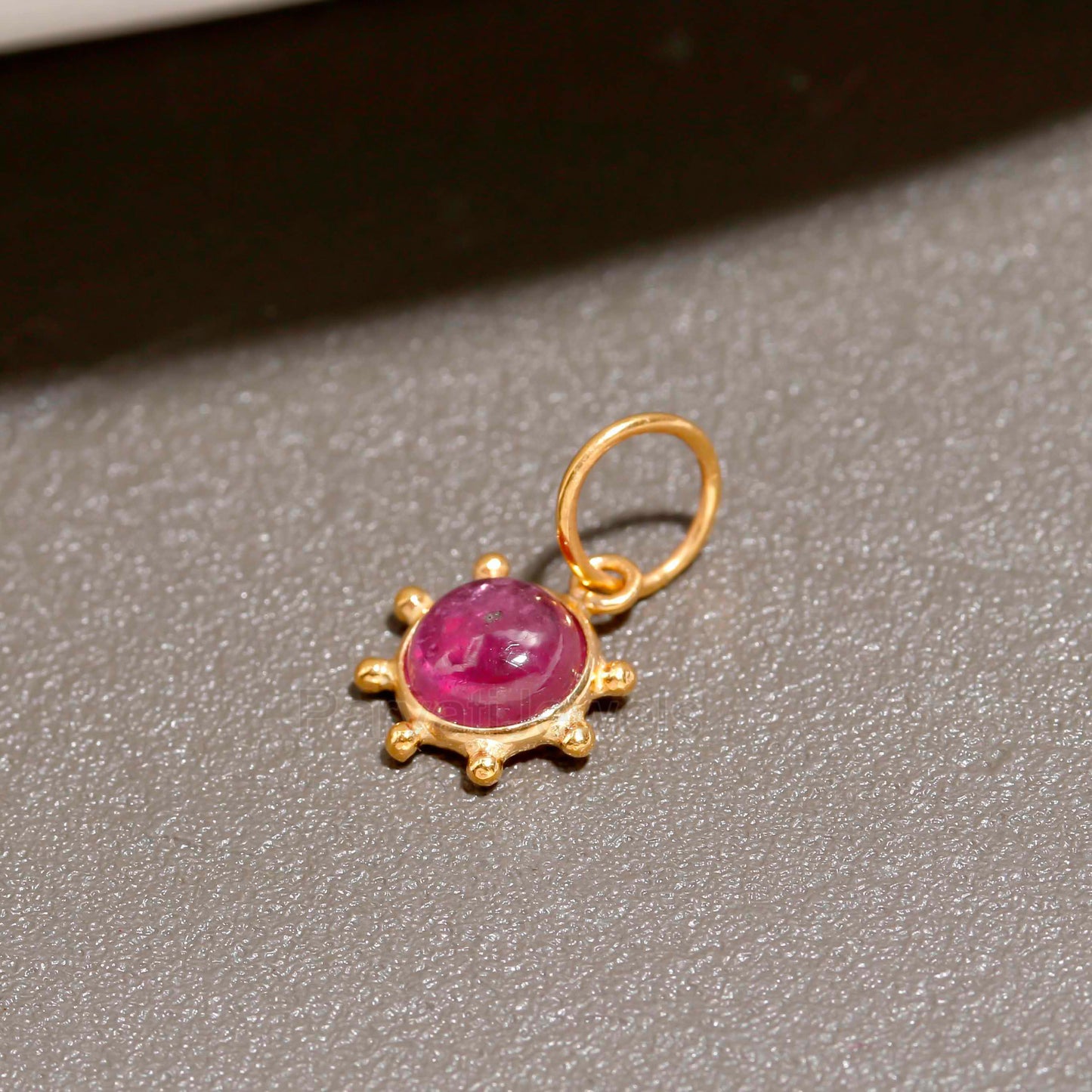 Natural Ruby Charm, Solid 18K Gold Charm, Handmade Gold Charm, Charm Pendant, Ruby Charms, Minimalist Pendant, Natural Ruby Charms Necklace