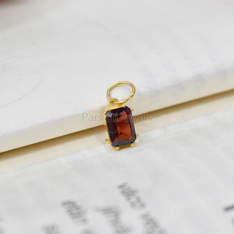 Garnet Charm, 18k Solid Gold Charm, Natural Garnet Charm, Gold Charm, Charm Pendant, Charm Necklace, January Birthstone