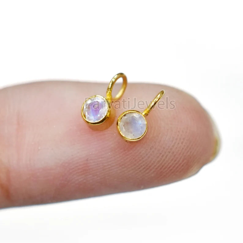 Natural Fire Rainbow Moonstone 18K Solid Gold Charm, Gold Charm, Rainbow Moonstone Gold Charm Pendant, Minimalist Solid Gold 18k Charm
