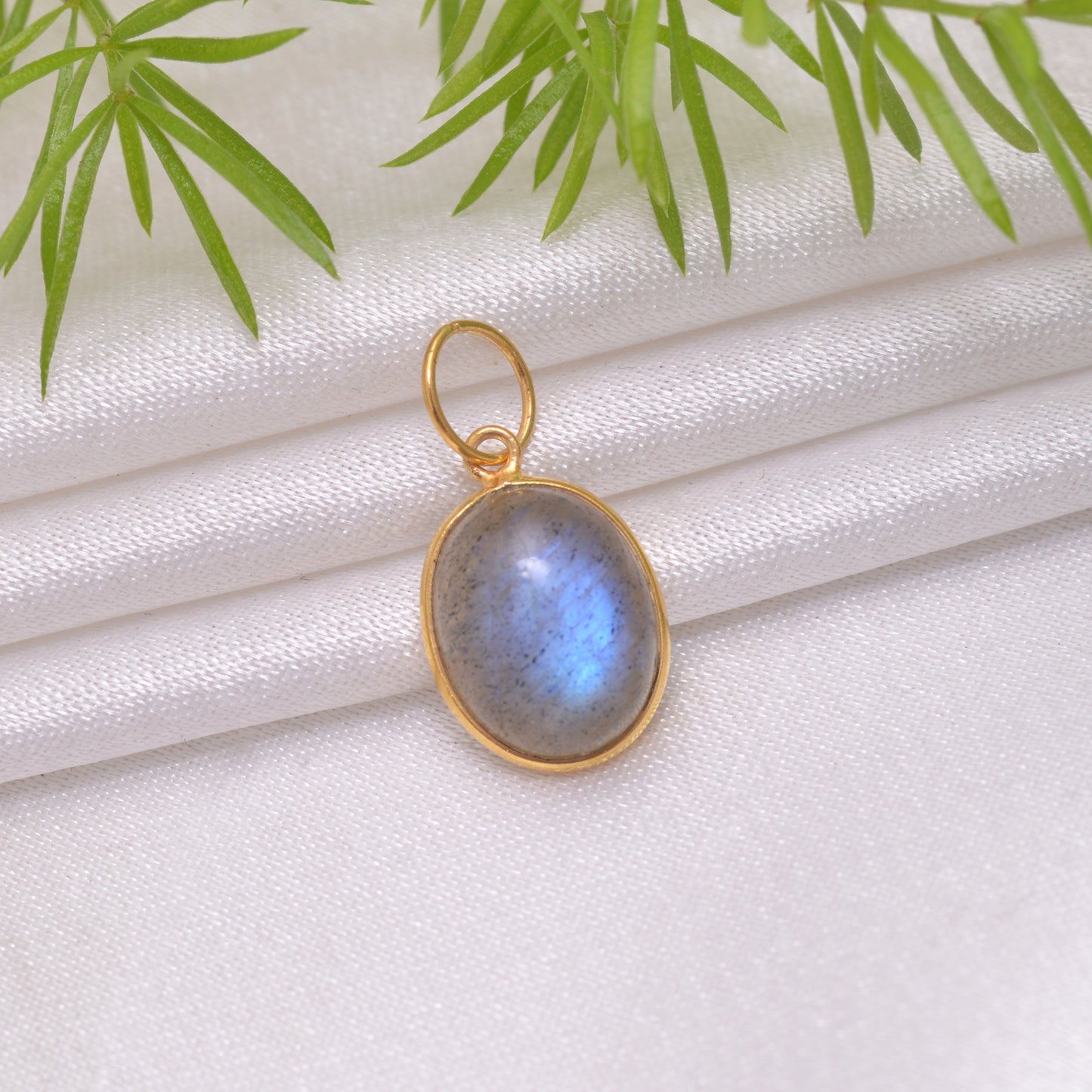 Natural Blue Labradorite Oval Charm, Solid 18K Gold Charm, Fire Labradorite Charm, Gold Charm, Charm Pendant, Charm Necklace, Handmade Charm