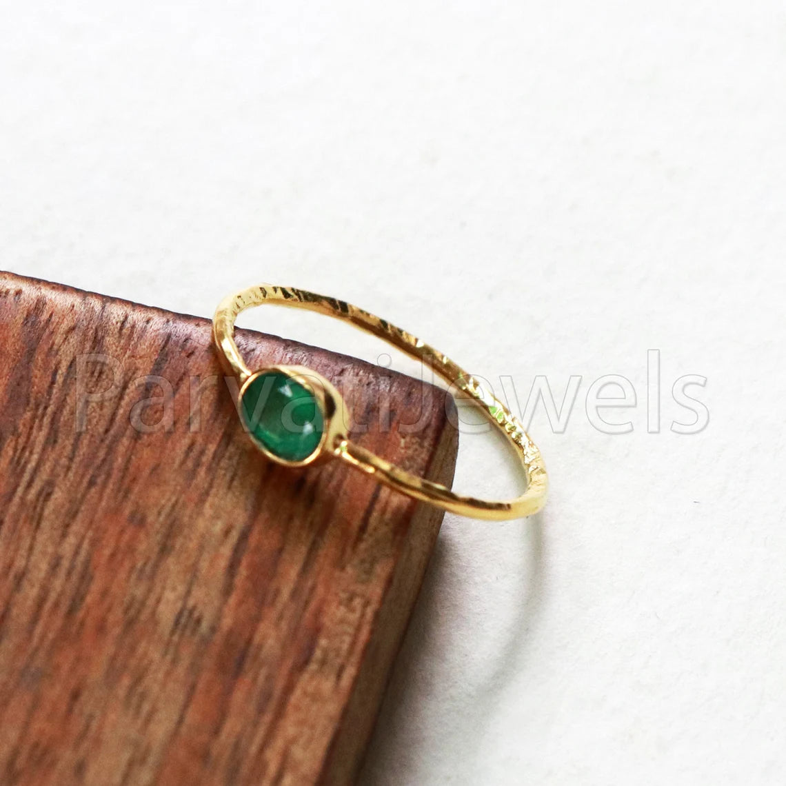 Natural Emerald Ring, Emerald Gold Ring, 18k Solid Gold Ring, Handmade Gold Ring, Emerald Engagement Ring, Wedding Ring, Hammered Gold Ring