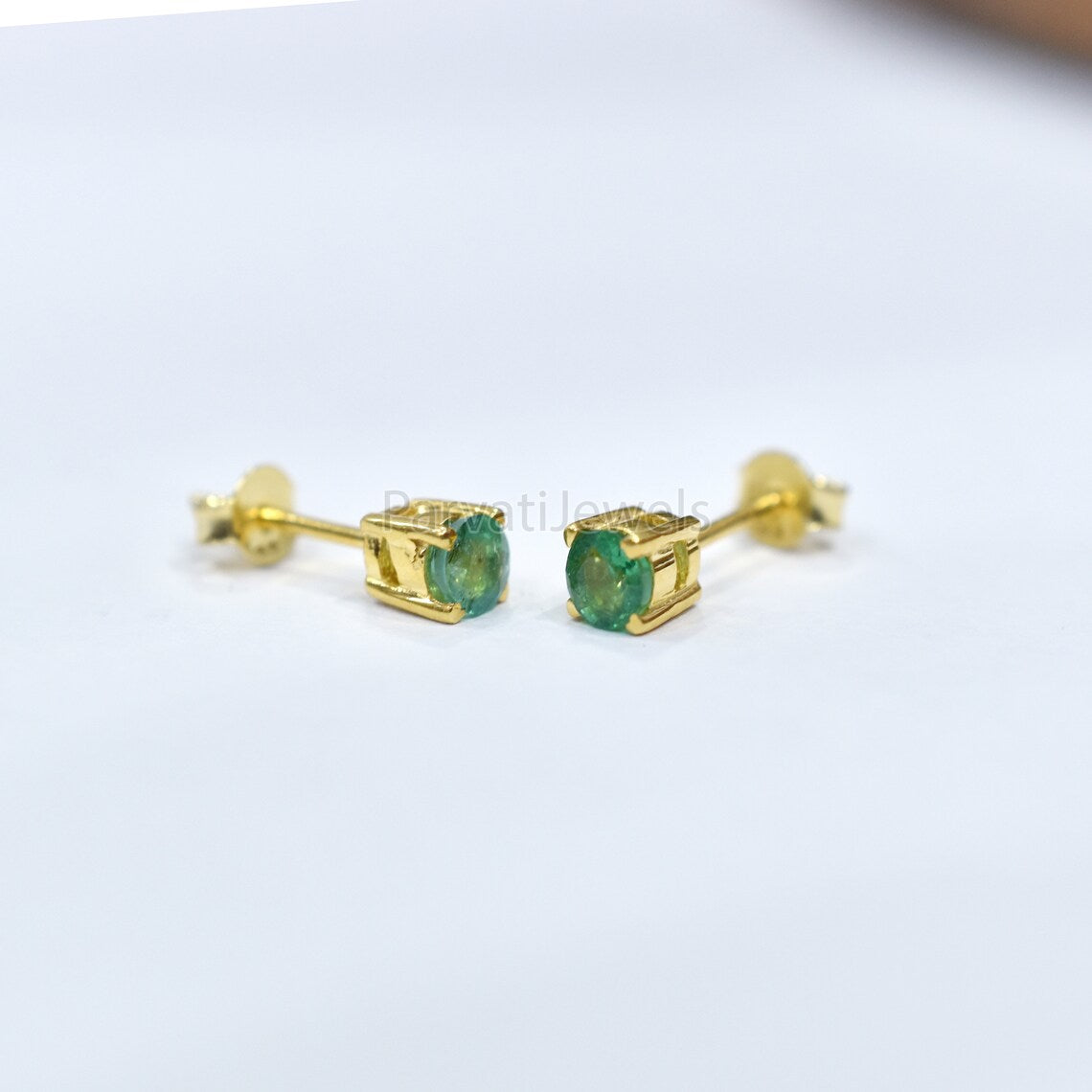 Natural Emerald Gemstone 18k Solid Gold Stud Earrings, 18k Solid Gold Earrings, Emerald Stud Earrings, Round Emerald Solid Gold Earrings