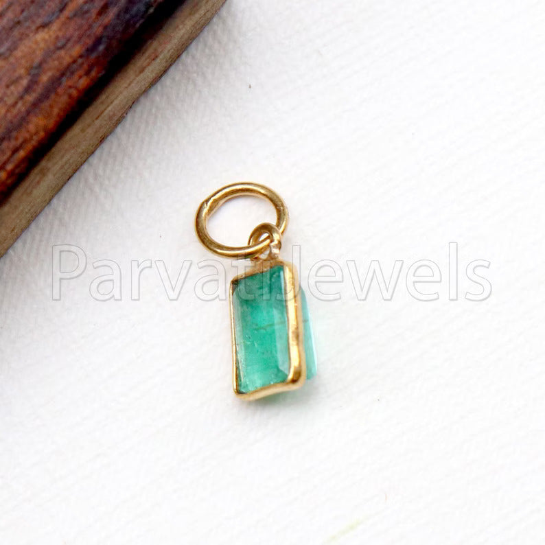 Emerald Charm, 18k Solid Gold Charm, Natural Emerald Charm, Gold Charm, Charm Pendant, Charm Necklace, Handmade Gold Charm