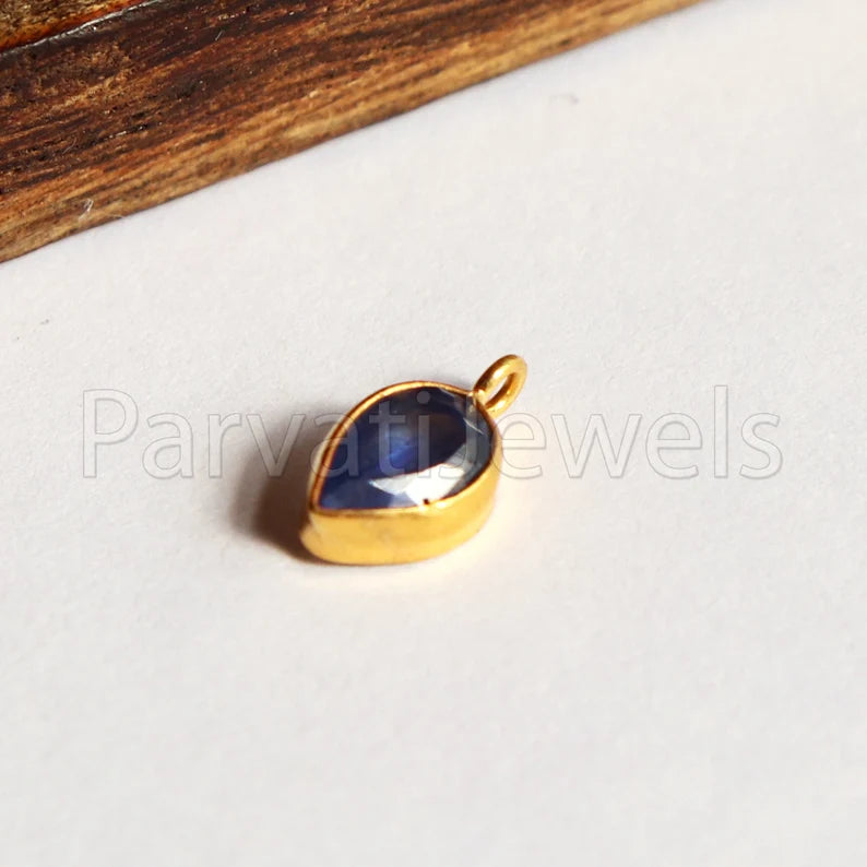 Sapphire Charm, 18k Solid Gold Charm, Natural Sapphire Charm, Gold Charm, Charm Pendant, Charm Necklace, Handmade Gold Charm