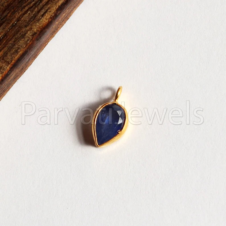 Sapphire Charm, 18k Solid Gold Charm, Natural Sapphire Charm, Gold Charm, Charm Pendant, Charm Necklace, Handmade Gold Charm
