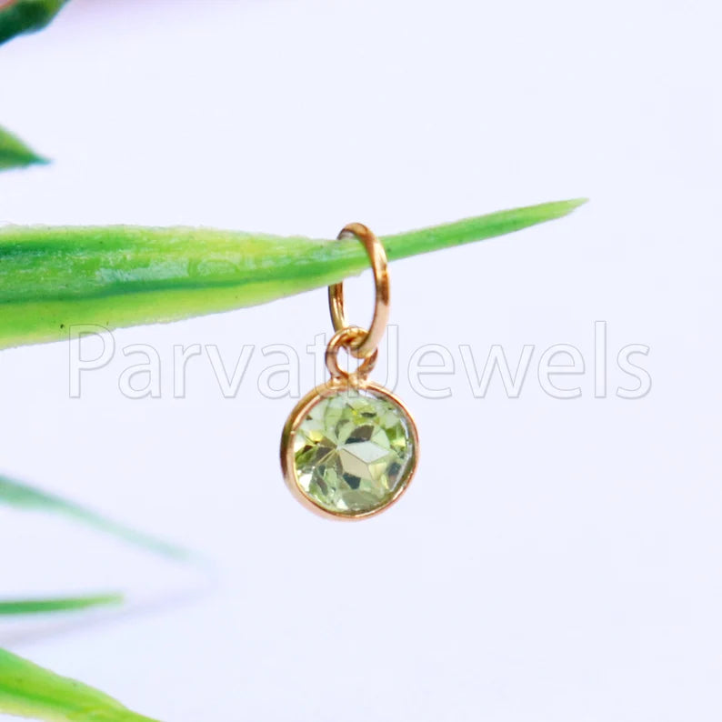 Peridot Charm, 18k Solid Gold Charm, Natural Peridot Charm, Gold Charm, Charm Pendant, Charm Necklace, Handmade Gold Charm