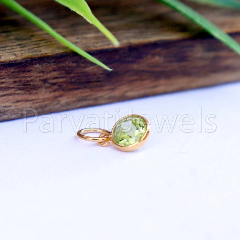 Peridot Charm, 18k Solid Gold Charm, Natural Peridot Charm, Gold Charm, Charm Pendant, Charm Necklace, Handmade Gold Charm