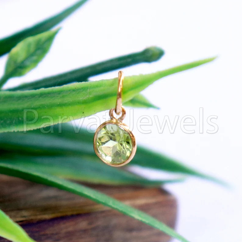 Peridot Charm, 18k Solid Gold Charm, Natural Peridot Charm, Gold Charm, Charm Pendant, Charm Necklace, Handmade Gold Charm