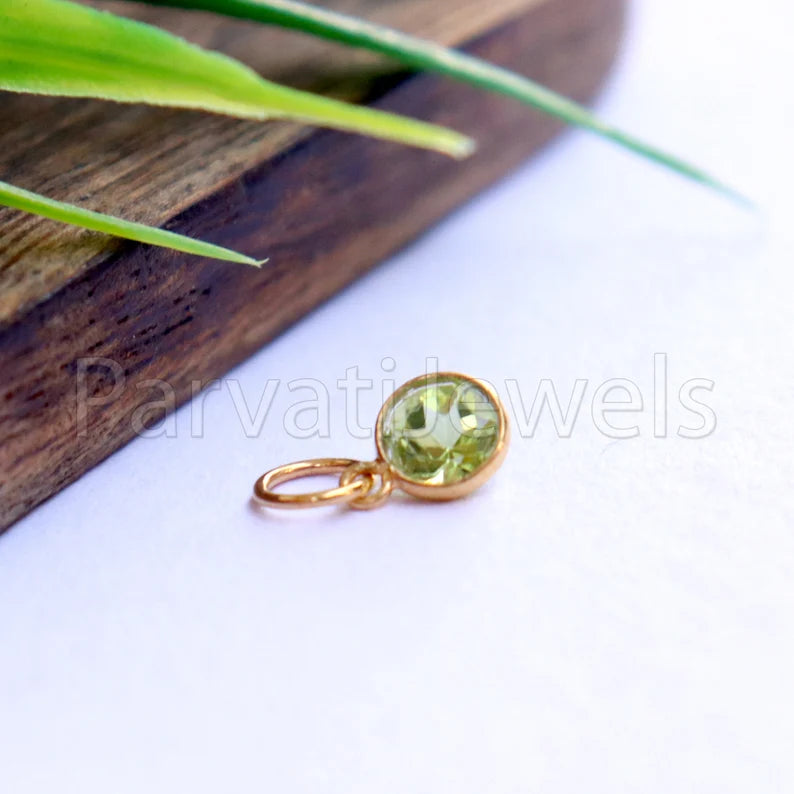 Peridot Charm, 18k Solid Gold Charm, Natural Peridot Charm, Gold Charm, Charm Pendant, Charm Necklace, Handmade Gold Charm