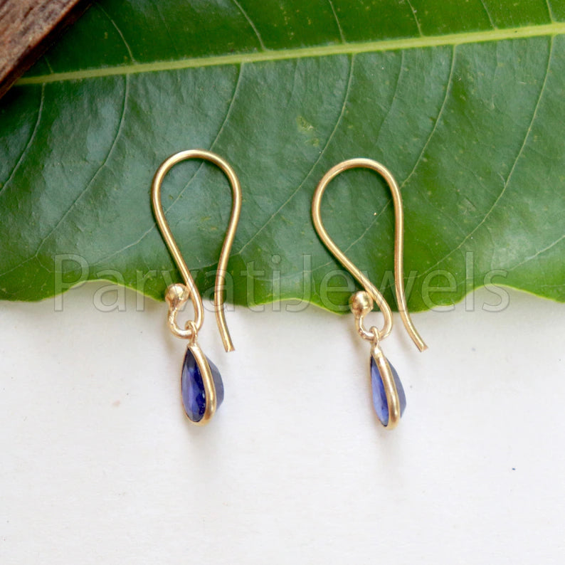 Natural Blue Saphhire dangle Earring, Dangle Earring, Blue Sapphire Earring, Minimalist Dangle Earring, Solid 18K Gold Earring, Gift for her
