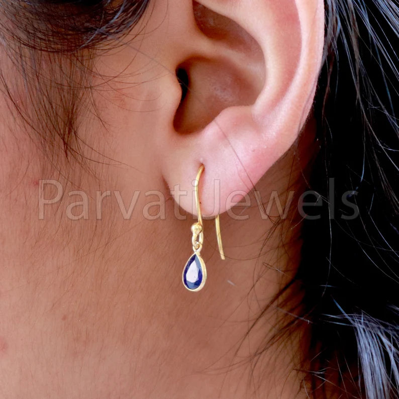 Natural Blue Saphhire dangle Earring, Dangle Earring, Blue Sapphire Earring, Minimalist Dangle Earring, Solid 18K Gold Earring, Gift for her