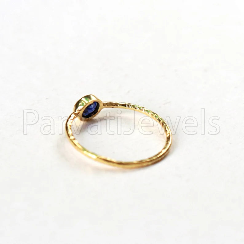 Natural Sapphire Ring, Sapphire Gold Ring, 18k Solid Gold Ring, Handmade Gold Ring, Engagement Ring, Wedding Ring, Hammered Gold Ring