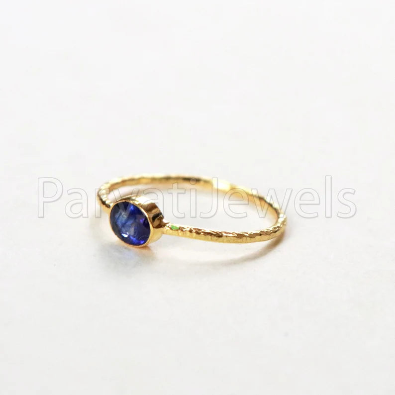 Natural Sapphire Ring, Sapphire Gold Ring, 18k Solid Gold Ring, Handmade Gold Ring, Engagement Ring, Wedding Ring, Hammered Gold Ring