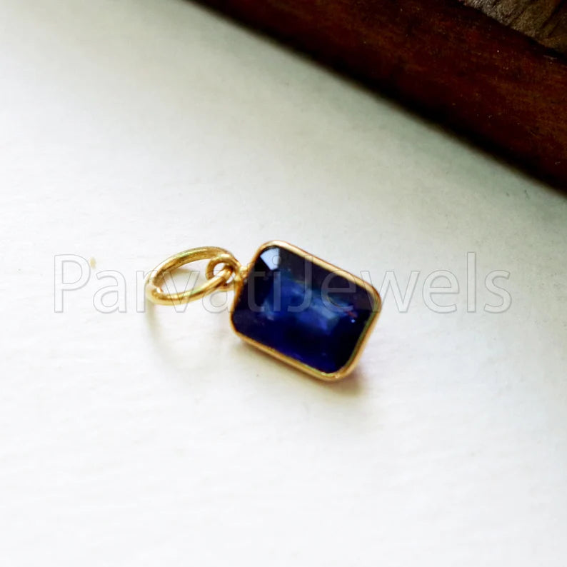 Sapphire Charm, 18k Solid Gold Charm, Natural Sapphire Charm, Gold Charm, Charm Pendant, Charm Necklace, Handmade Gold Charm
