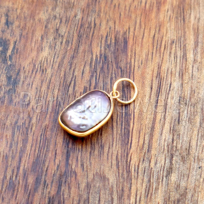 Biwa Pearl Charm, 18k Solid Gold Charm, Colored Pearl Gold Charm, Gold Charm, Pearl Charm Necklace, Pearl Charm Pendant, Handmade Gold Charm