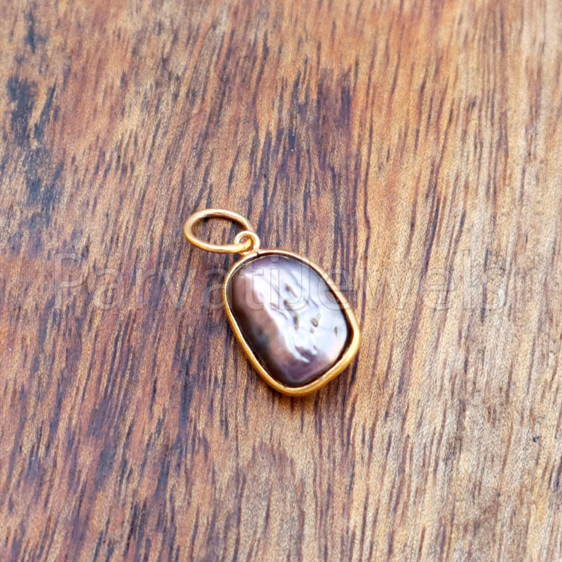 Biwa Pearl Charm, 18k Solid Gold Charm, Colored Pearl Gold Charm, Gold Charm, Pearl Charm Necklace, Pearl Charm Pendant, Handmade Gold Charm