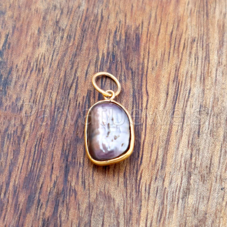 Biwa Pearl Charm, 18k Solid Gold Charm, Colored Pearl Gold Charm, Gold Charm, Pearl Charm Necklace, Pearl Charm Pendant, Handmade Gold Charm