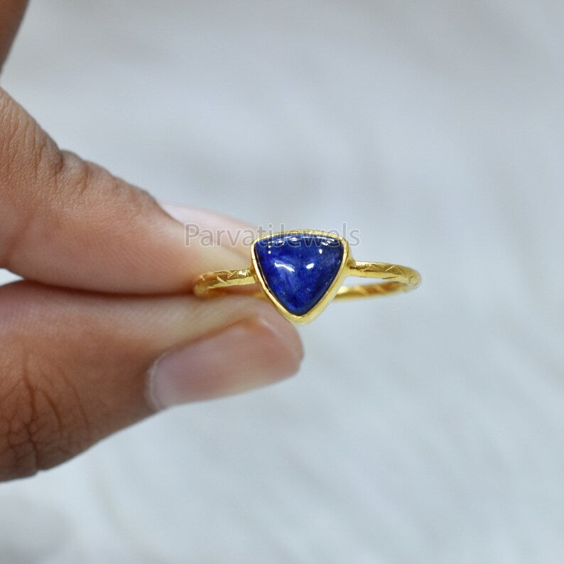Natural Blue Sapphire Trillion Shape Gold Ring, 14K & 18k Sapphire Gold Ring, Gold Ring, Engagement ring, Solid Gold Ring, Sapphire Ring