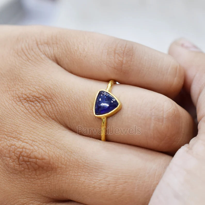 Natural Blue Sapphire Trillion Shape Gold Ring, 14K & 18k Sapphire Gold Ring, Gold Ring, Engagement ring, Solid Gold Ring, Sapphire Ring