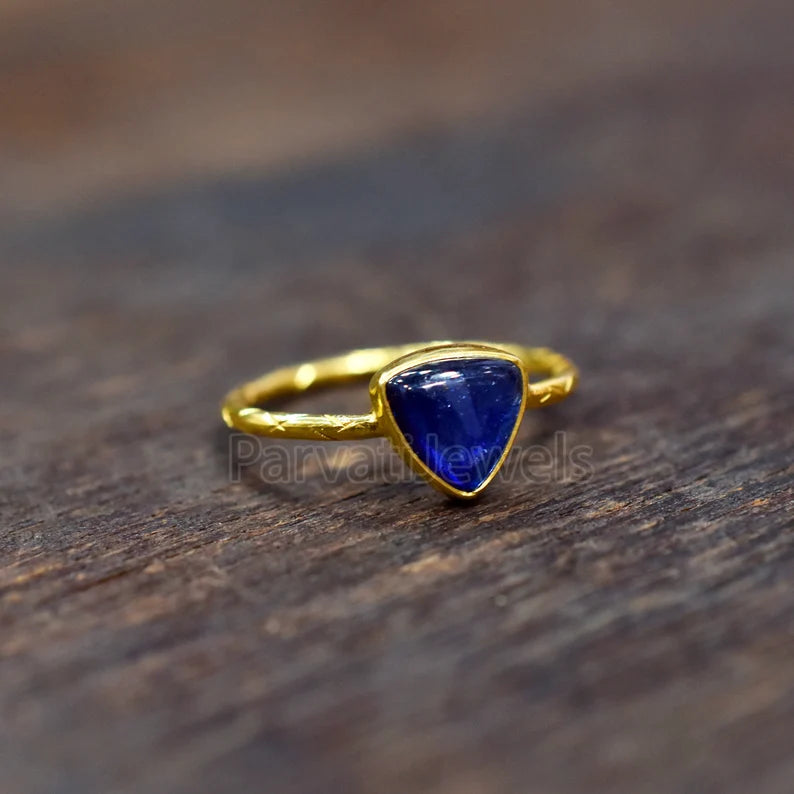 Natural Blue Sapphire Trillion Shape Gold Ring, 14K & 18k Sapphire Gold Ring, Gold Ring, Engagement ring, Solid Gold Ring, Sapphire Ring