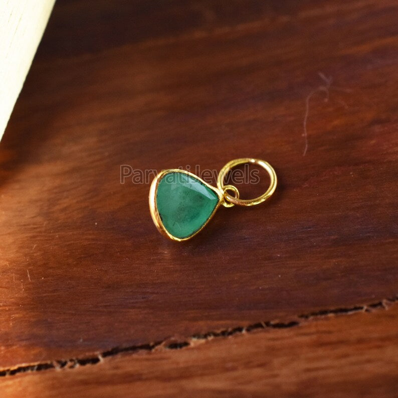 Natural Emerald Charm 18k Solid Gold Charm, Emerald 18K Gold Charm, Gold Charm, Charm Pendant, Charm Necklace, Handmade Gold Charm