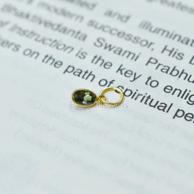Sapphire Charm, 18k Solid Charm, Natural Green Sapphire Charm, Gold Charm, Charm Pendant, Charm Necklace, Handmade Gold Charm