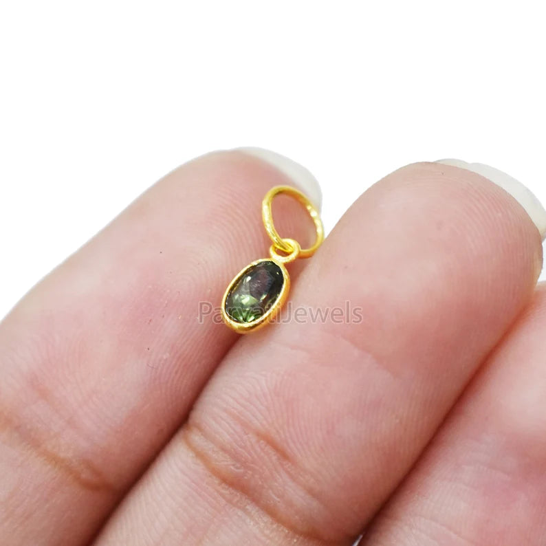Sapphire Charm, 18k Solid Charm, Natural Green Sapphire Charm, Gold Charm, Charm Pendant, Charm Necklace, Handmade Gold Charm