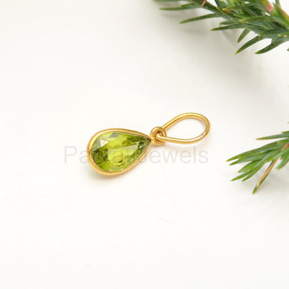 Natural Peridot Charm, 18k Solid Gold Charm, Natural Peridot Charm, Gold Charm, Handmade Gold Charm, Peridot Charm Pendant, Charm Necklace