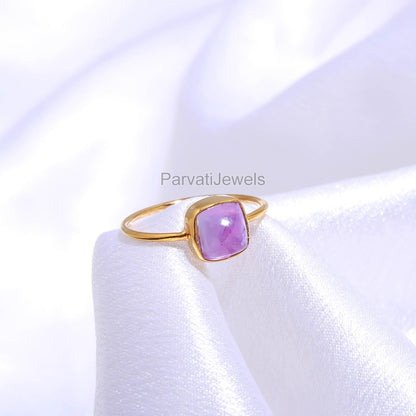 Natural Amethyst Pyramid Shaped Gold Ring, Dainty Gold Ring, Handcrafted Gold Ring, Gift for her, February Birthstone, 18K Solid Gold Ring