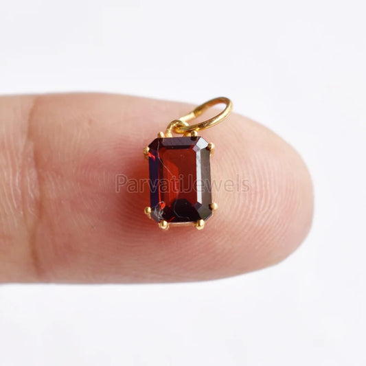 Garnet Charm, 18k Solid Gold Charm, Natural Garnet Charm, Gold Charm, Charm Pendant, Charm Necklace, January Birthstone