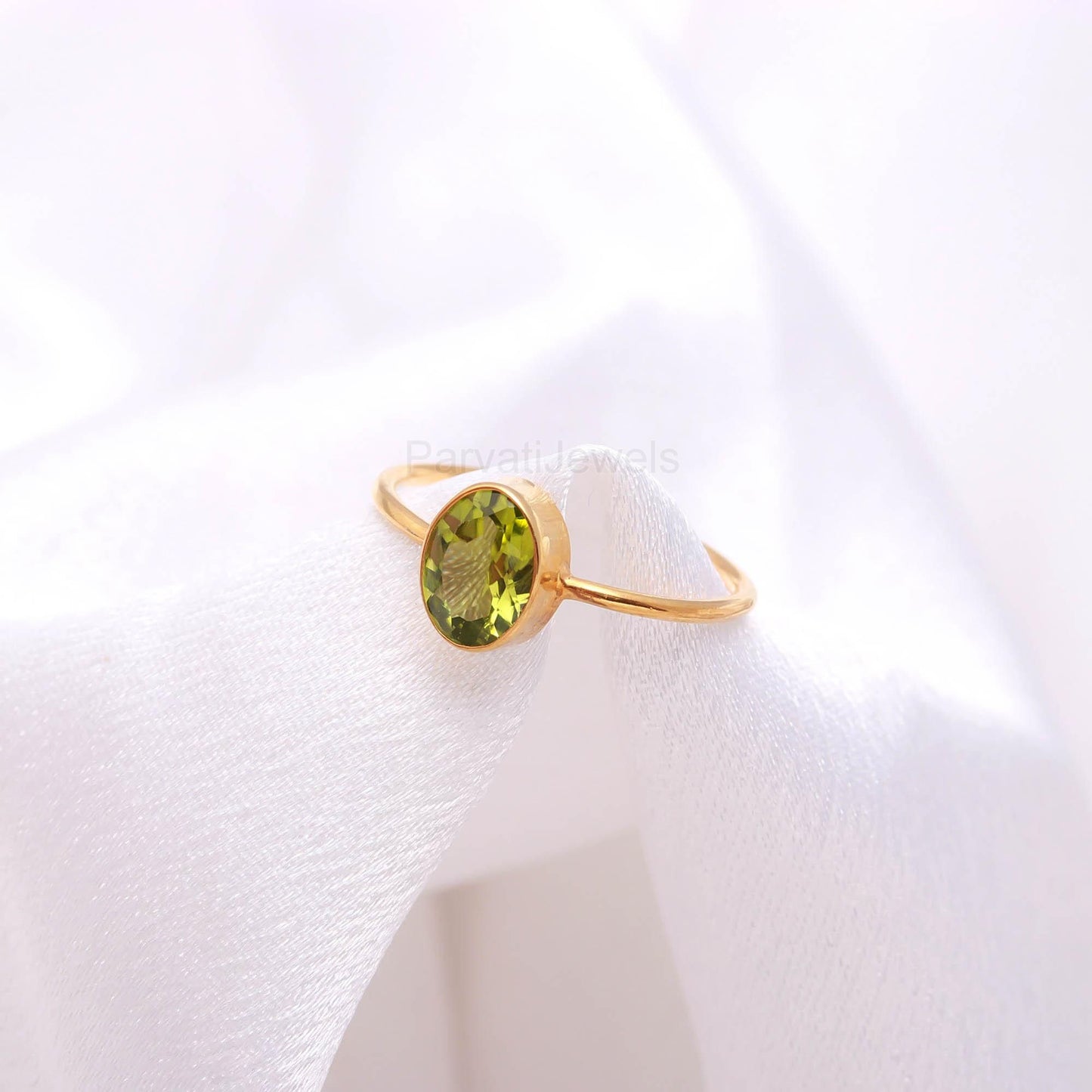 Natural Peridot Oval Shaped Gold Ring, Peridot Gold jewelry, 18K Solid Gold Ring, Handmade Gold Ring, Engagement Ring, Dainty Ring