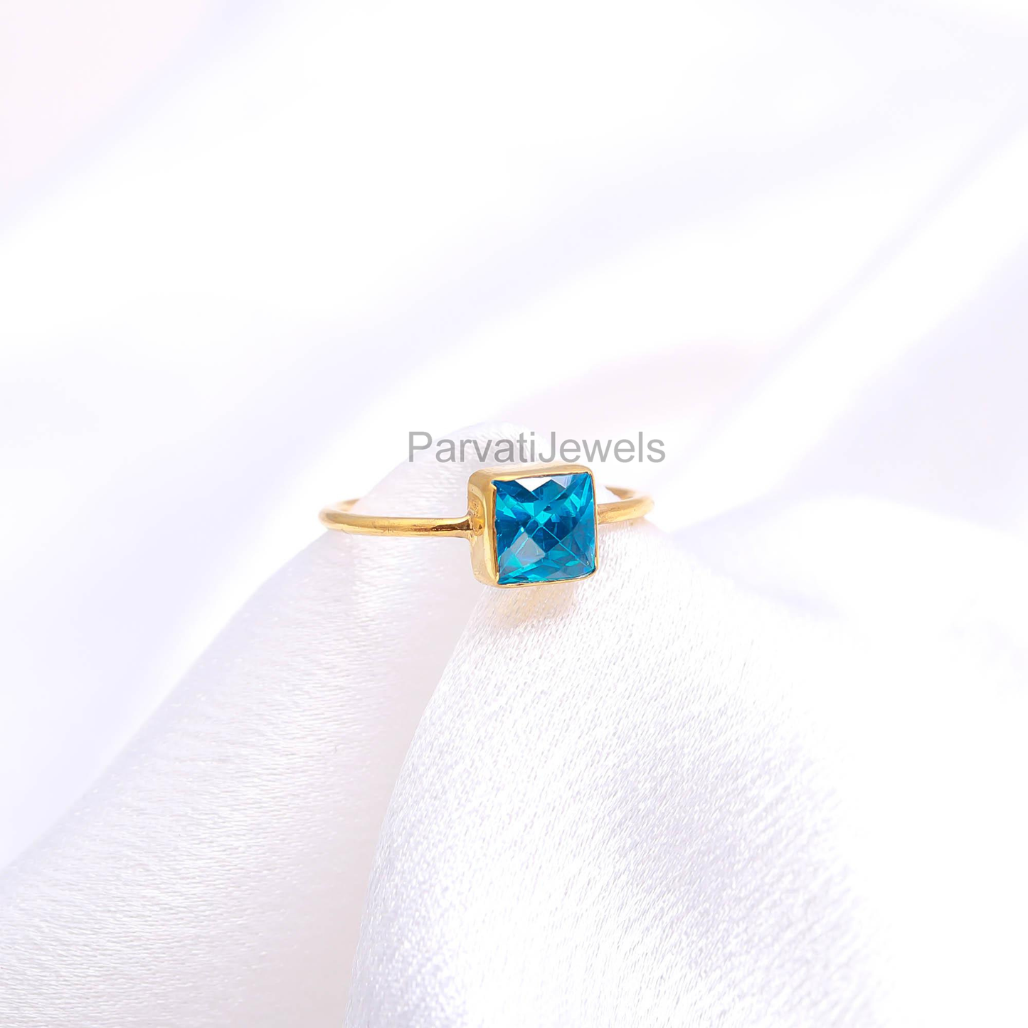 Unique Lab Created Blue Topaz Gold Ring, Handcrafted Ring, 18K Solid Gold Ring, Dainty Gold Ring, Topaz Gold Jewelry, Topaz Checker Cut Ring