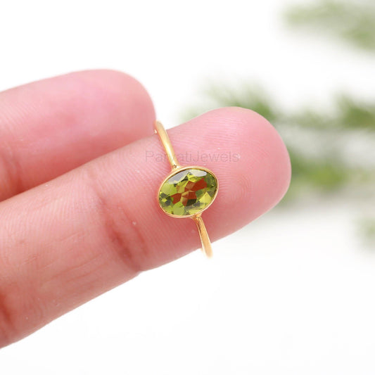 Natural Peridot Oval Shaped Gold Ring, Peridot Gold jewelry, 18K Solid Gold Ring, Handmade Gold Ring, Engagement Ring, Dainty Ring