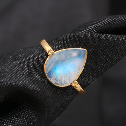 Natural Blue Moonstone Ring, 18k Solid Gold Ring, Handmade Gold Ring, Rainbow Moonstone Gold Ring, Minimalist Gold Ring, Christmas Gift Ring