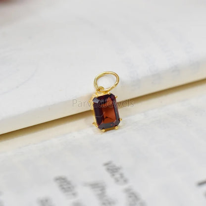 Garnet Charm, 18k Solid Gold Charm, Natural Garnet Charm, Gold Charm, Charm Pendant, Charm Necklace, January Birthstone