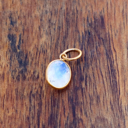 Rainbow Moonstone Charm, 18k Solid Gold Charm, Natural Moonstone Charm, Gold Charm, Charm Pendant, Charm Necklace, Handmade Gold Charm