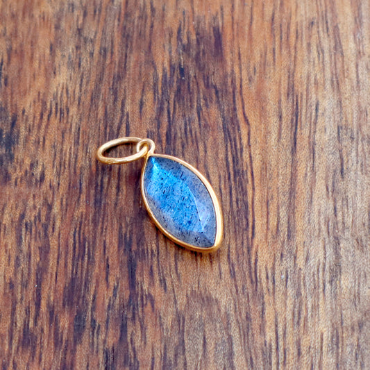 Faceted Labradorite Charm, Labradorite 18k Solid Gold Charm, Labradorite Charms, Gold Charm, Charm Pendant, Charm Necklace, Handmade Charm
