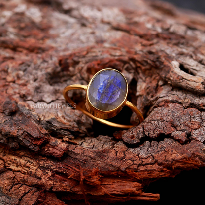 Natural Labradorite Ring in 18K Solid Gold, Handmade Gemstone Statement Ring, Gift for Her