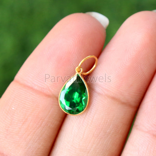 Emerald Charm, 18k Solid Gold Charm, Lab Created Emerald Charm, Emerald Solid Gold Charm, Charm Pendant, Charm Necklace, Handmade Gold Charm