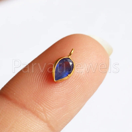 Sapphire Charm, 18k Solid Gold Charm, Natural Sapphire Charm, Gold Charm, Charm Pendant, Charm Necklace, Handmade Gold Charm